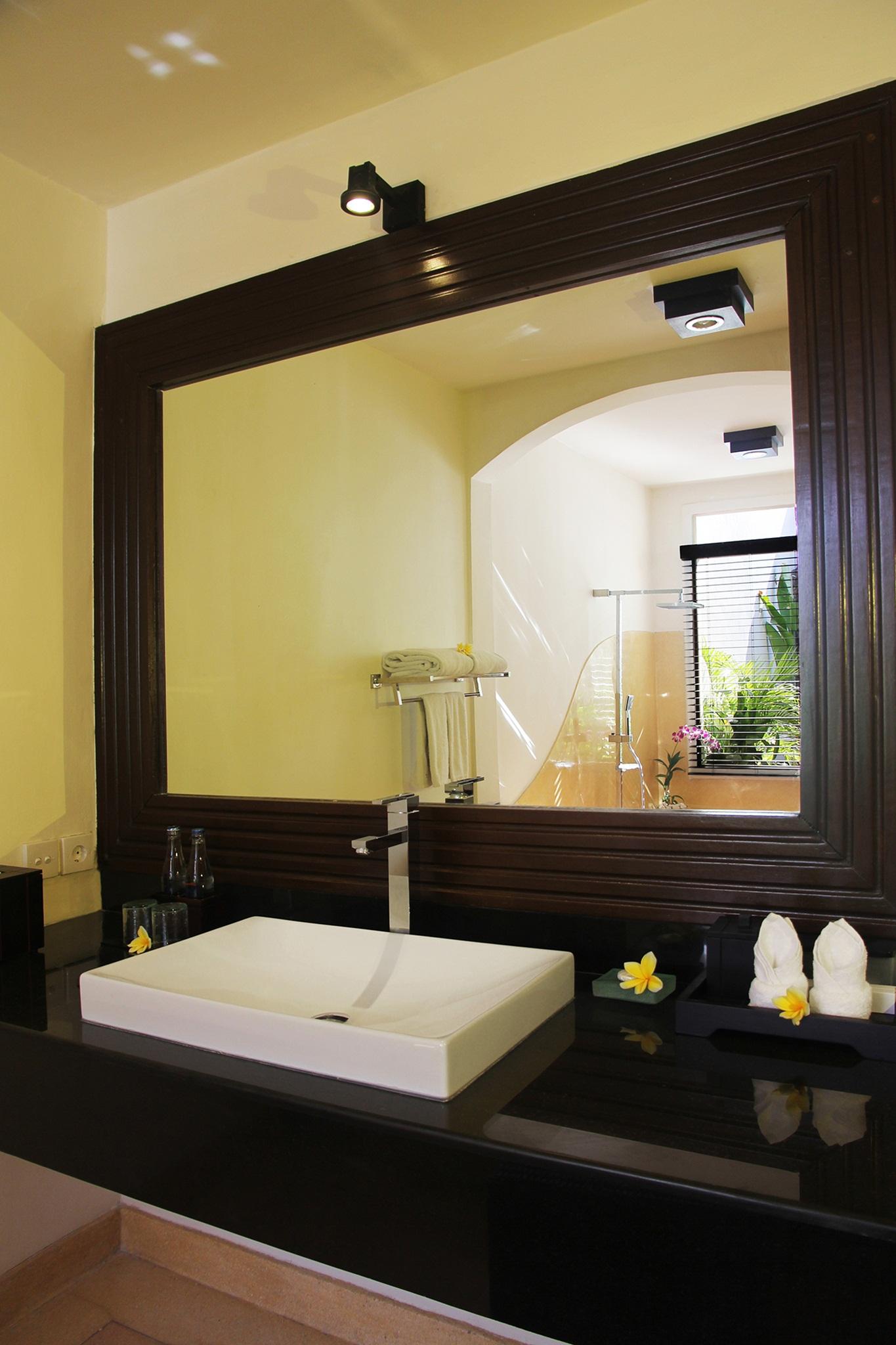 The Haere Seminyak Villa Bagian luar foto